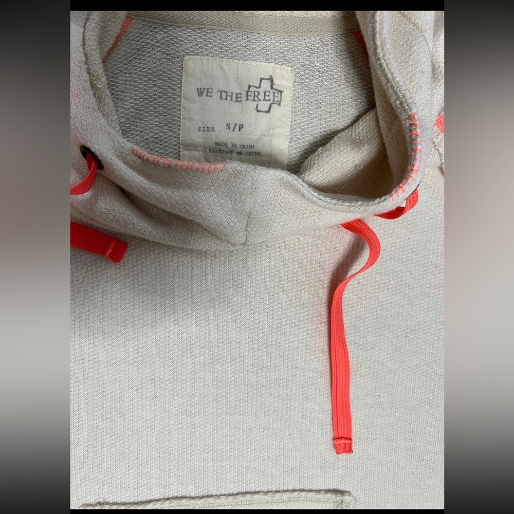 We the Free cowl neck Sweatshirt - Picture 3 of 4